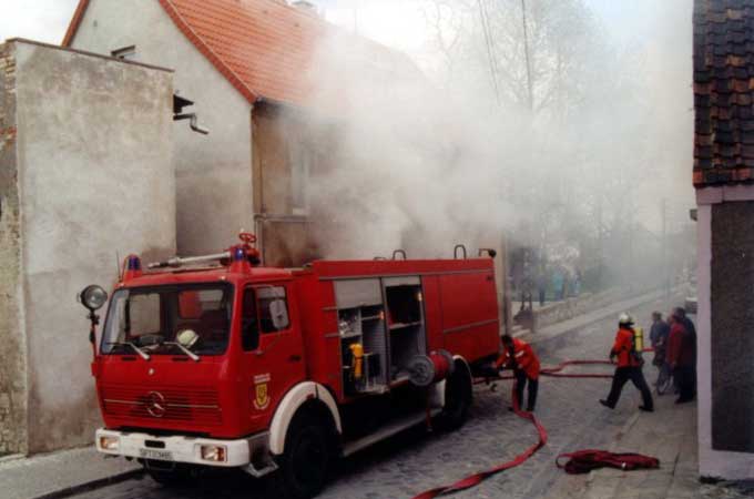 Tanklöschfahrzeug im Einsatz in der oberen Kirchstraße